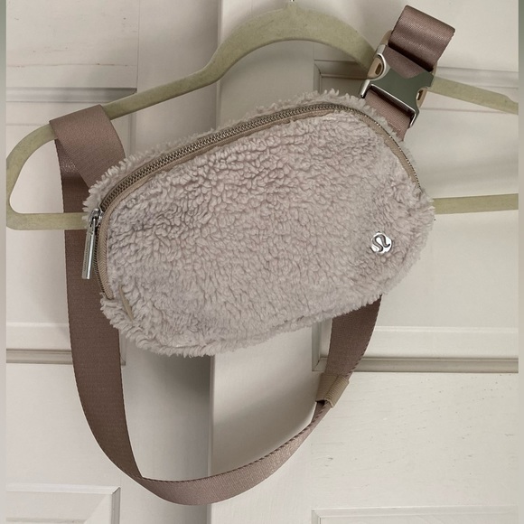lululemon athletica Handbags - Beige Lululemon Everywhere Fleece Belt Bag